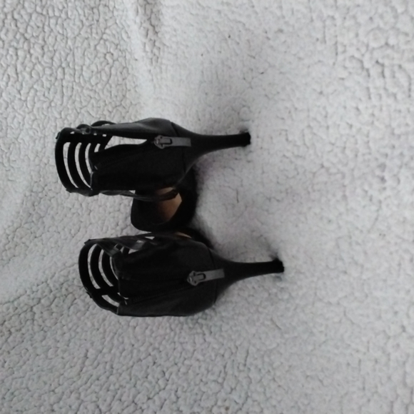 Black Franco Sarto Anniston Pump, size 7 - Picture 3 of 7